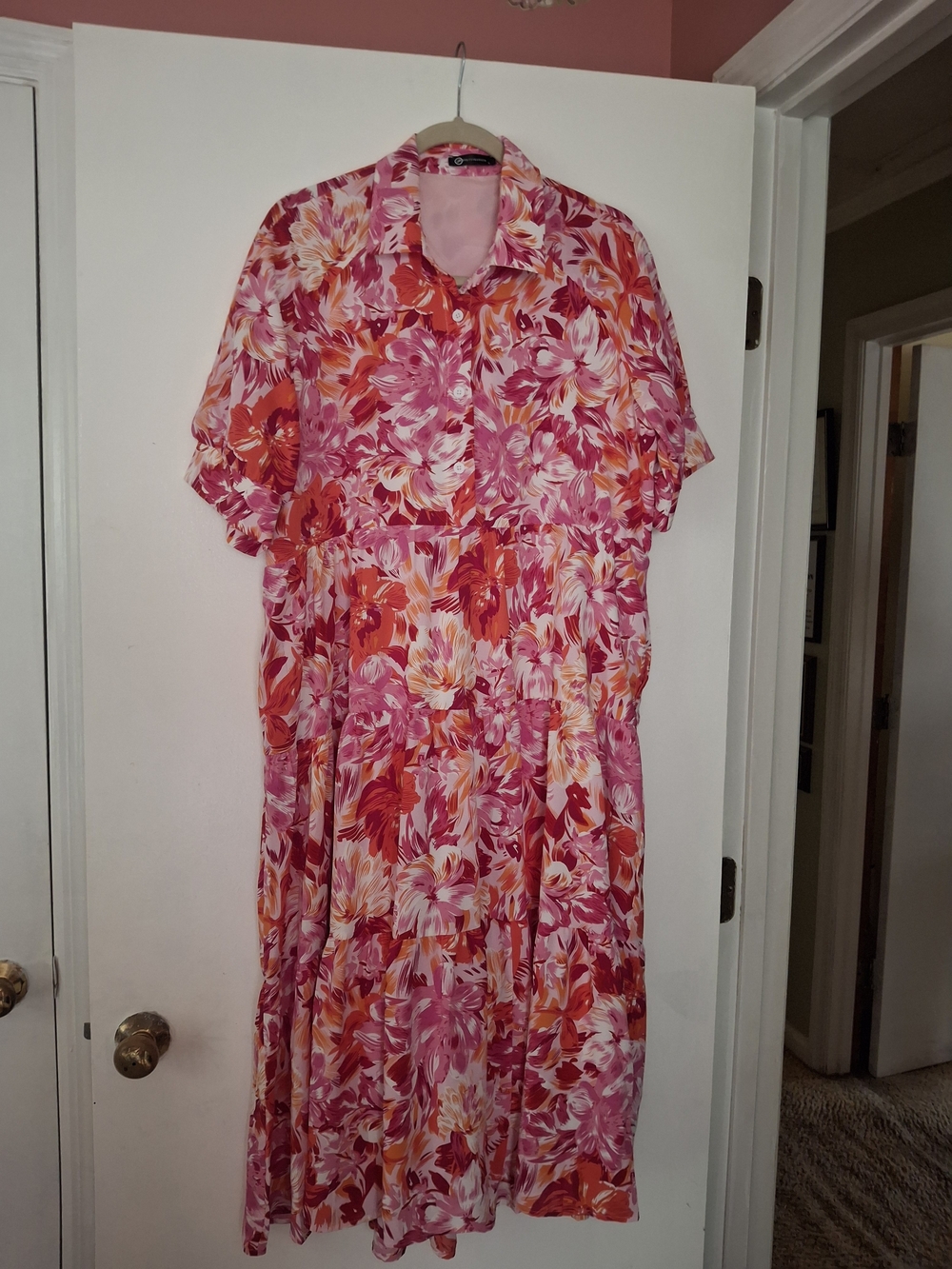 Pretty Garden Floral Button-Front Midi Dress in Pink & Coral